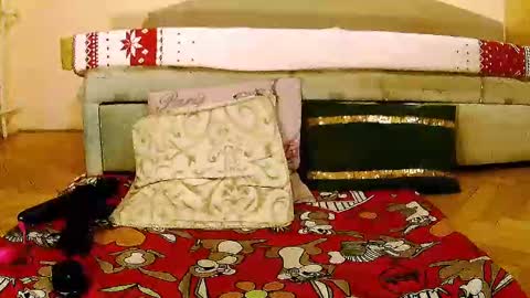Snapshot of sexymayagold chatting on 01.25.25 Squirty Maya Gold online show from 01.25.25