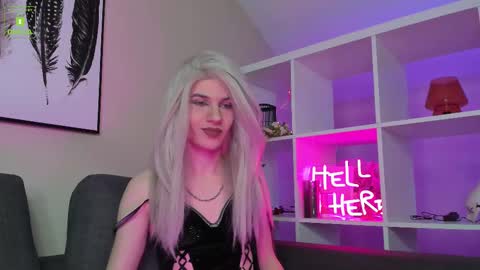 Snapshot of sexymiatrans chatting on 02.21.25 Sexy online show from 02.21.25