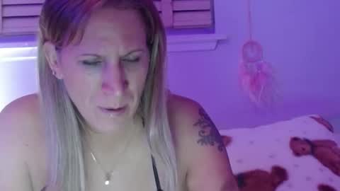 ryeanne25 online show from 04.18.26