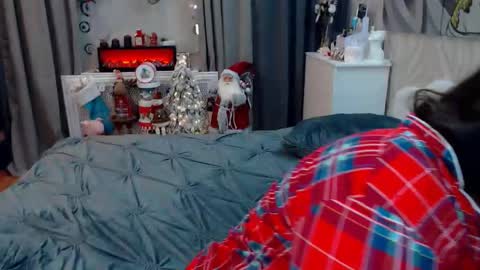 Snapshot of sexymilfsquirter chatting on 01.15.25 Victoria online show from 01.15.25