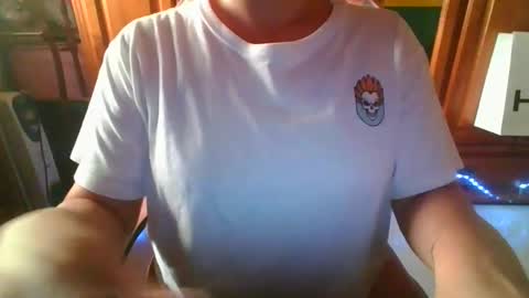 Snapshot of sexymisss24 chatting on 10.22.25 sexymisss24 online show from 10.22.25