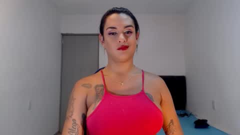 Snapshot of sexynatalia25 chatting on 05.07.26 Natalia Duran online show from 05.07.26