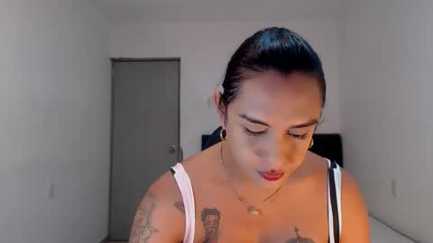 Snapshot of sexynatalia25 chatting on 06.10.26 Natalia Duran online show from 06.10.26