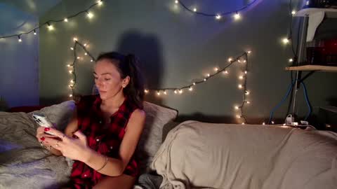 Royal Duo online show from 02.02.25