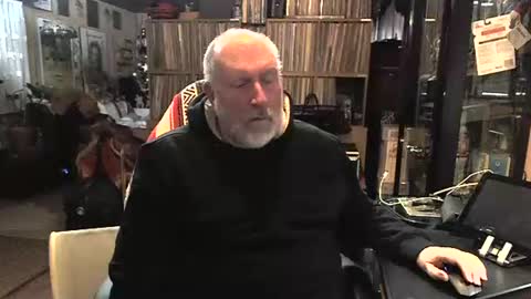 Snapshot of sexyolbear chatting on 12.23.24 Grizz Lee Bear online show from 12.23.24