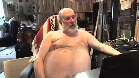 Snapshot of sexyolbear chatting on 01.07.25 Grizz Lee Bear online show from 01.07.25