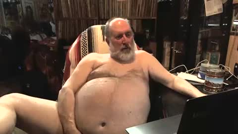 Snapshot of sexyolbear chatting on 01.17.25 Grizz Lee Bear online show from 01.17.25