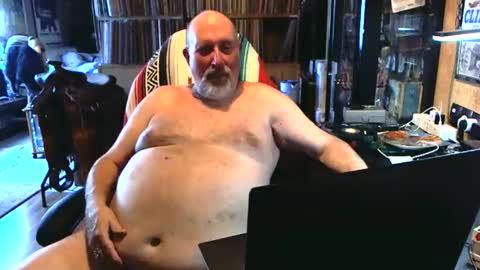 Snapshot of sexyolbear chatting on 09.20.25 Grizz Lee Bear online show from 09.20.25