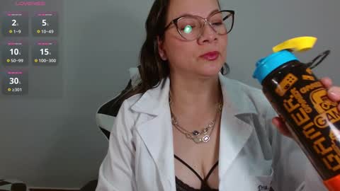 Snapshot of sexypsychologist chatting on 02.02.25 Sexy Psychologist online show from 02.02.25