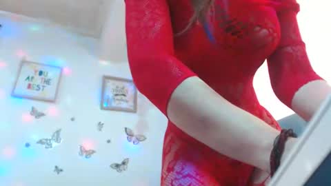 Snapshot of sexysafiravenus chatting on 02.18.25 Venus Independent Model online show from 02.18.25