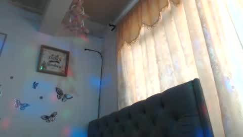 Snapshot of sexysafiravenus chatting on 09.15.25 Venus Independent Model online show from 09.15.25