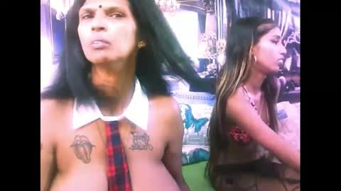 Snapshot of sexyva4u2luv chatting on 10.25.25 sexyva4u2luv online show from 10.25.25