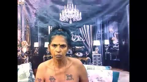 Snapshot of sexyva4u2luv chatting on 10.26.25 sexyva4u2luv online show from 10.26.25