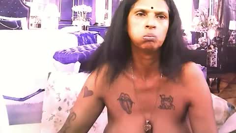 Snapshot of sexyva4u2luv chatting on 10.29.25 sexyva4u2luv online show from 10.29.25