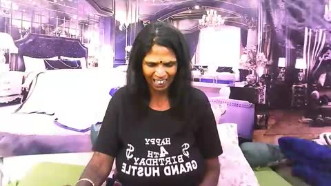 Snapshot of sexyva4u2luv chatting on 11.04.25 sexyva4u2luv online show from 11.04.25