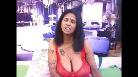 Snapshot of sexyva4u2luv chatting on 11.07.25 sexyva4u2luv online show from 11.07.25