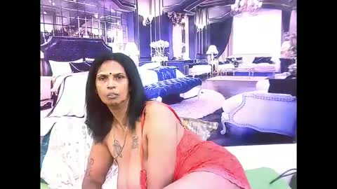 Snapshot of sexyva4u2luv chatting on 11.08.25 sexyva4u2luv online show from 11.08.25