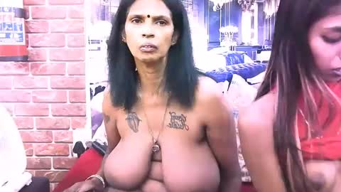 Snapshot of sexyva4u2luv chatting on 11.14.25 sexyva4u2luv online show from 11.14.25