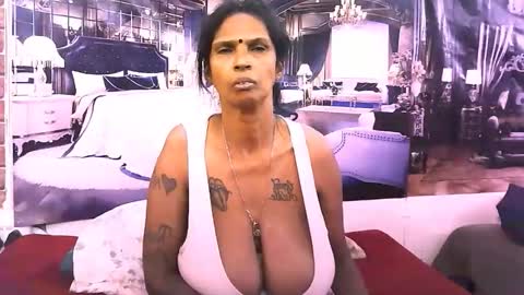 Snapshot of sexyva4u2luv chatting on 11.21.25 sexyva4u2luv online show from 11.21.25