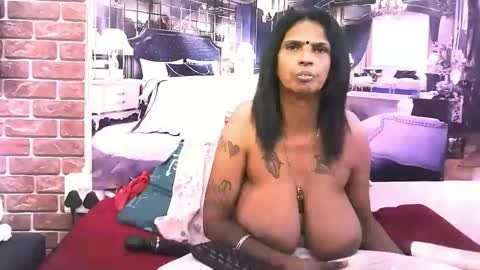 Snapshot of sexyva4u2luv chatting on 11.24.25 sexyva4u2luv online show from 11.24.25