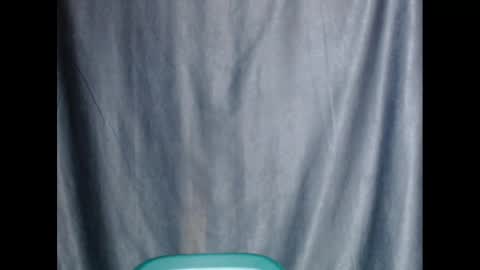 Snapshot of sexyxbunnyxx chatting on 12.09.24 Blue online show from 12.09.24