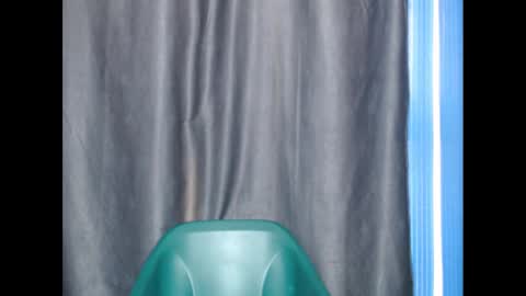 Snapshot of sexyxbunnyxx chatting on 12.11.24 Blue online show from 12.11.24
