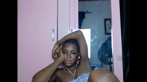 Snapshot of sexyxbunnyxx chatting on 01.11.25 Blue online show from 01.11.25