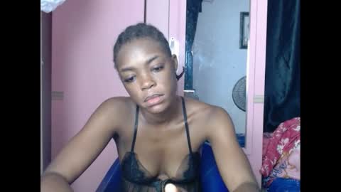 Snapshot of sexyxbunnyxx chatting on 01.12.25 Blue online show from 01.12.25