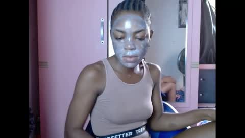 Snapshot of sexyxbunnyxx chatting on 01.17.25 Blue online show from 01.17.25