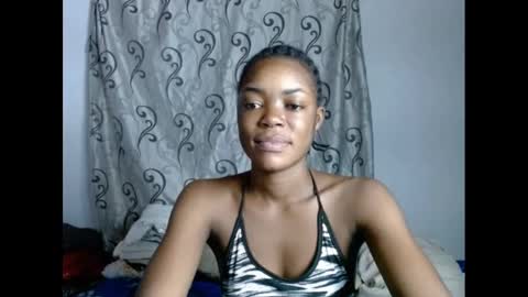 Snapshot of sexyxbunnyxx chatting on 01.30.25 Blue online show from 01.30.25