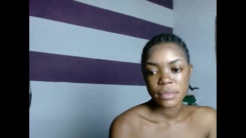 Snapshot of sexyxbunnyxx chatting on 01.31.25 Blue online show from 01.31.25