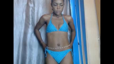 Snapshot of sexyxbunnyxx chatting on 02.16.25 Blue online show from 02.16.25