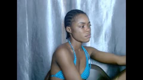 Snapshot of sexyxbunnyxx chatting on 02.16.25 Blue online show from 02.16.25