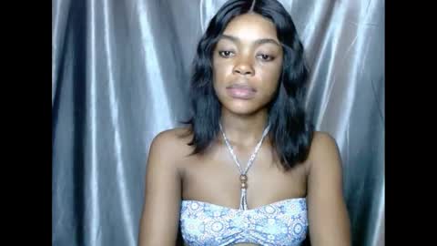 Snapshot of sexyxbunnyxx chatting on 02.17.25 Blue online show from 02.17.25