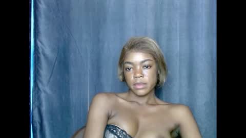 Snapshot of sexyxbunnyxx chatting on 02.23.25 Blue online show from 02.23.25