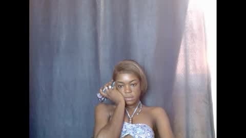 Snapshot of sexyxbunnyxx chatting on 02.24.25 Blue online show from 02.24.25