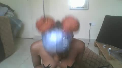 Snapshot of sexyy_tiny chatting on 09.13.25 Mel online show from 09.13.25