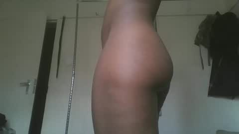 Snapshot of sexyy_tiny chatting on 09.26.25 Mel online show from 09.26.25