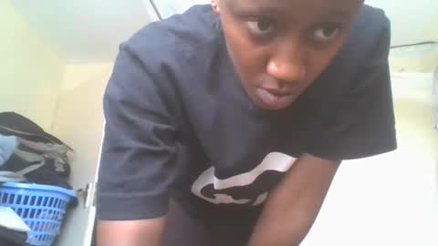 Snapshot of sexyy_tiny chatting on 10.10.25 Mel online show from 10.10.25