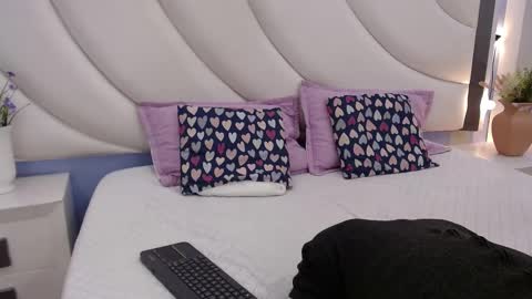 Mary online show from 11.15.25