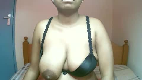 Snapshot of sexyyred_ chatting on 09.18.25 sexyyred_ online show from 09.18.25