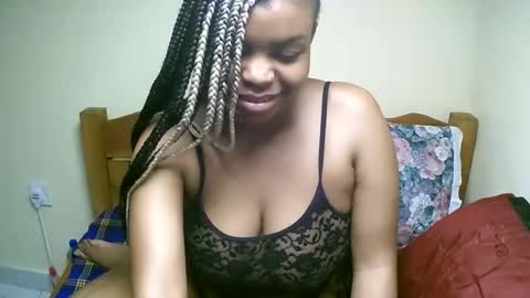 Snapshot of sexyyred_ chatting on 02.09.26 sexyyred_ online show from 02.09.26