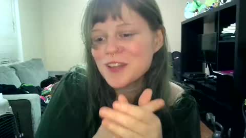 Snapshot of sftpwr chatting on 09.15.25 sftpwr online show from 09.15.25