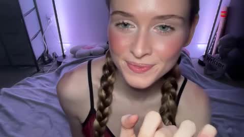 Snapshot of shadebabe chatting on 11.28.25 shadebabe online show from 11.28.25