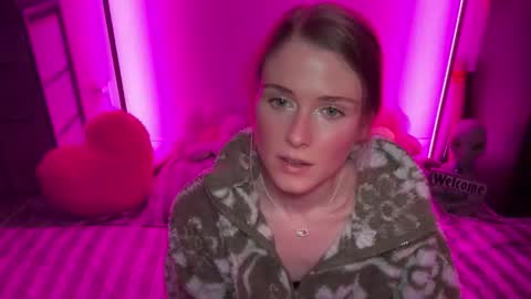 Snapshot of shadebabe chatting on 05.16.26 shadebabe online show from 05.16.26