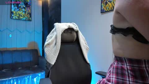 Snapshot of shaden_1 chatting on 01.31.26 Liz online show from 01.31.26