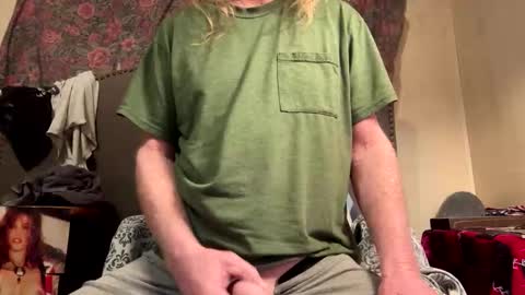 Snapshot of shaggy6954888 chatting on 02.25.26 shaggy6954888 online show from 02.25.26