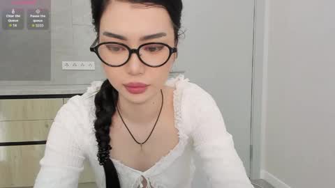 Snapshot of shahinya chatting on 05.18.26 Nia online show from 05.18.26