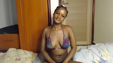 Snapshot of shakkiecam chatting on 11.04.25 Shaky online show from 11.04.25