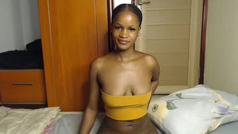 Snapshot of shakkiecam chatting on 11.11.25 Shaky online show from 11.11.25